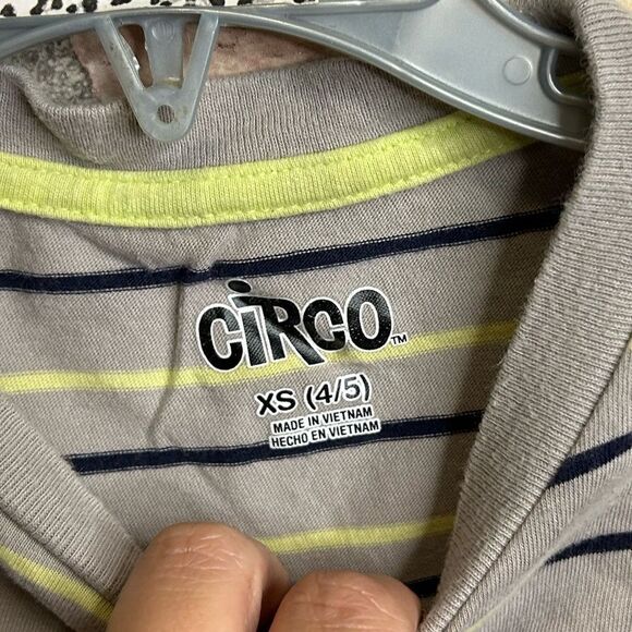 5 for $25🔥XS (4/5) Boys Circo Striped Grey T-Shirt - Picture 3 of 5